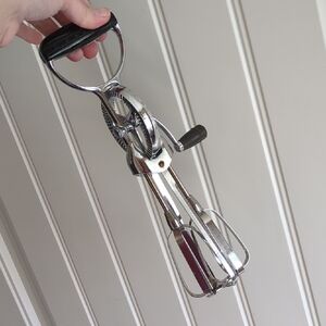 Vintage Hand Held Crank Egg Beater Whisk